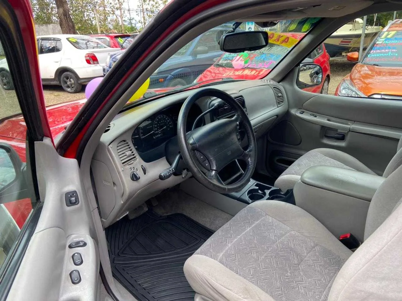 SE VENDE FORD EXPLORER 1999 - foto 2