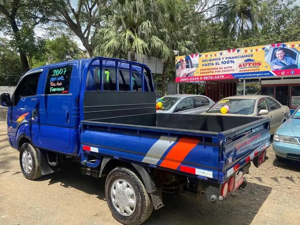 SE VENDE KIA BONGO III 2007 - foto 3