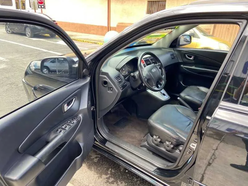 SE VENDE HYUNDAI TUCSON GL-2008-AUTOMATICO 4X2-TIP-TRONIC - foto 2