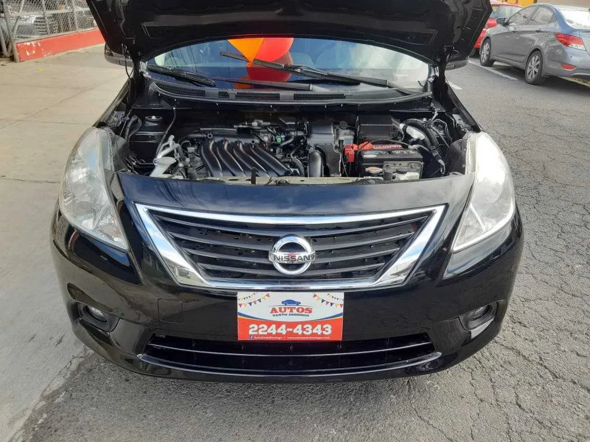 SE VENDE NISSAN VERSA 2012 - foto 3