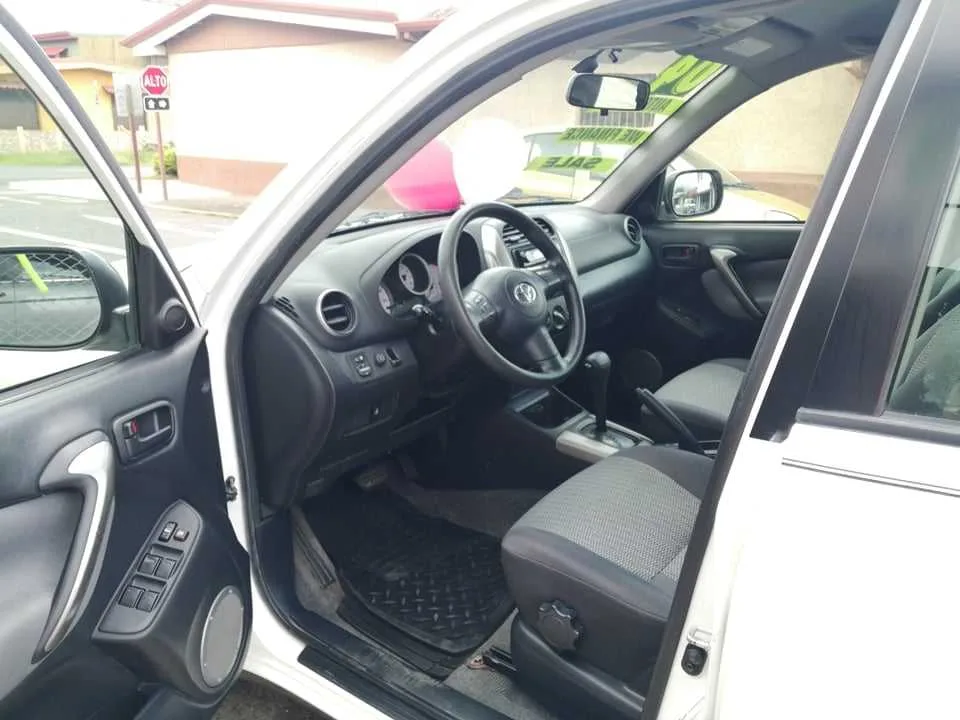 SE VENDE TOYOTA RAV4-VVT-i-2004-4X4-AUTOMATICO - foto 2