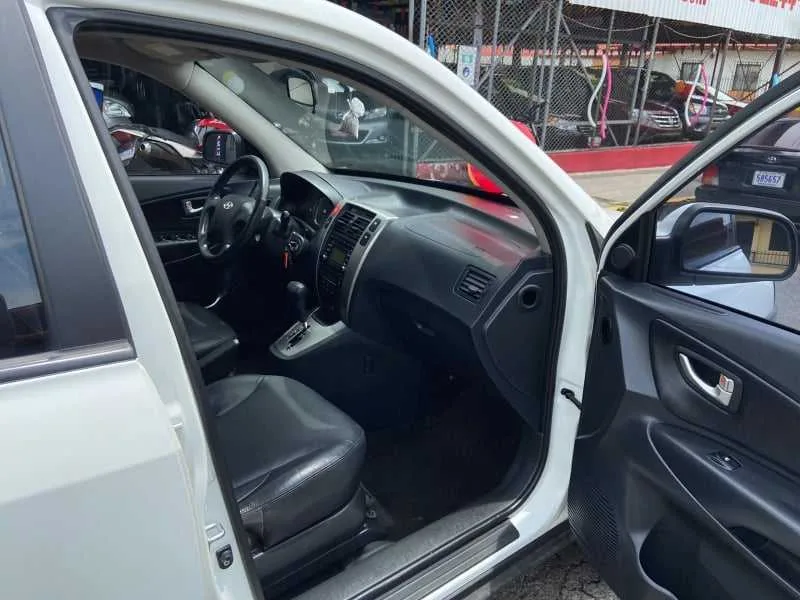 SE VENDE HYUNDAI TUCSON GL-2009-AUTOMATICO 4X2-TIP-TRONIC - foto 2