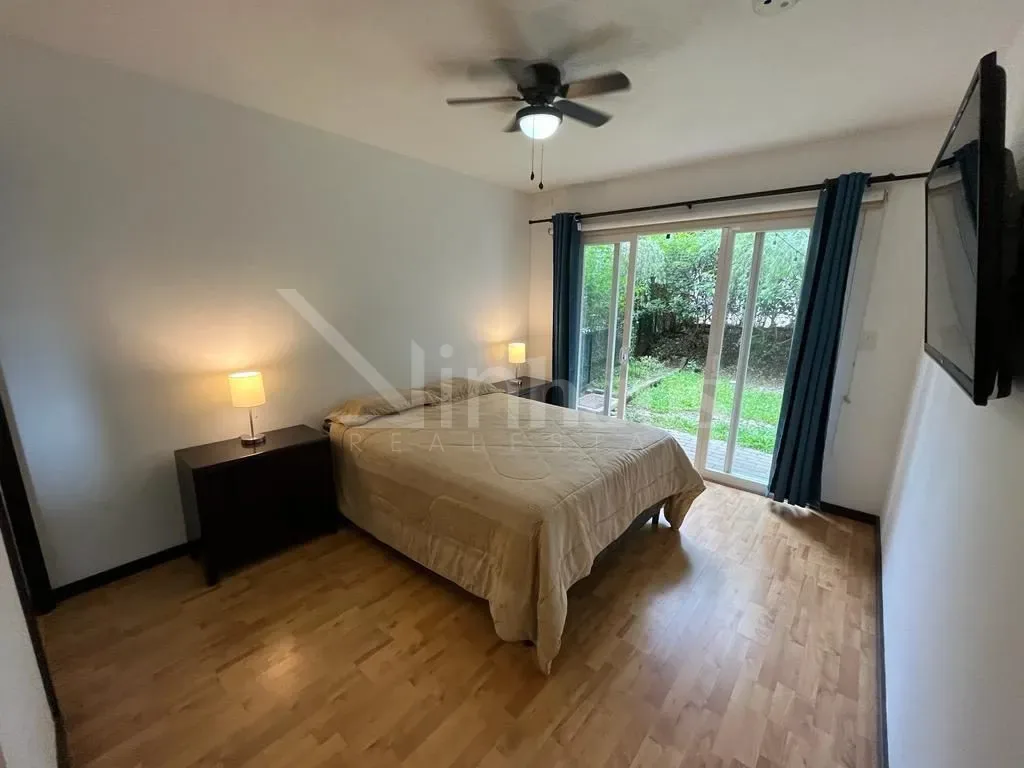 Venta de apartamento en primera planta con jardín. Alquilado - foto 4
