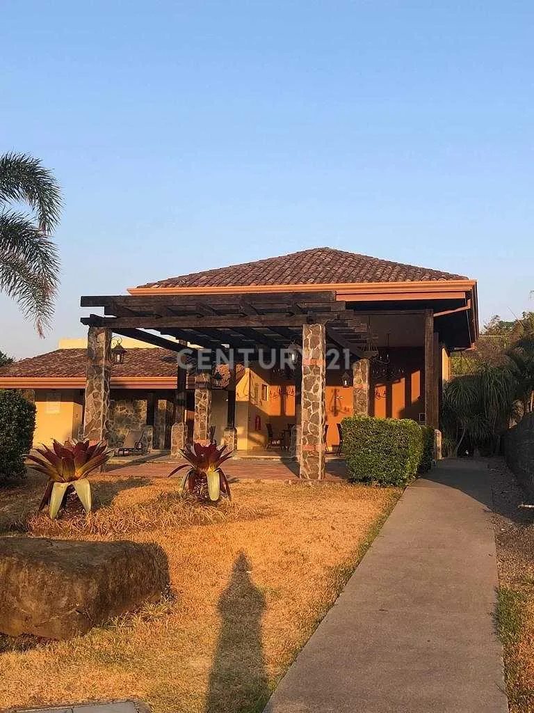 VENTA DE BELLA CASA EN BRASIL DE MORA SANTA ANA - foto 3