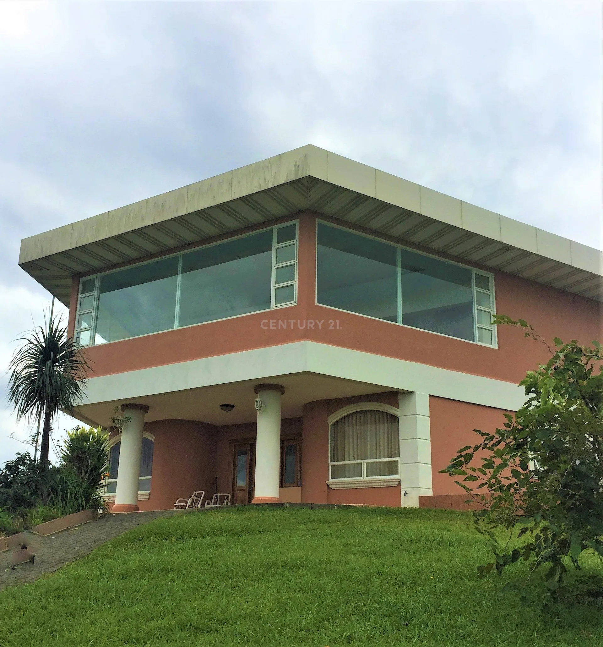 SE VENDE HERMOSA CASA EN GRECIA ALAJUELA CON PRECIO DE OPORTUNIDAD