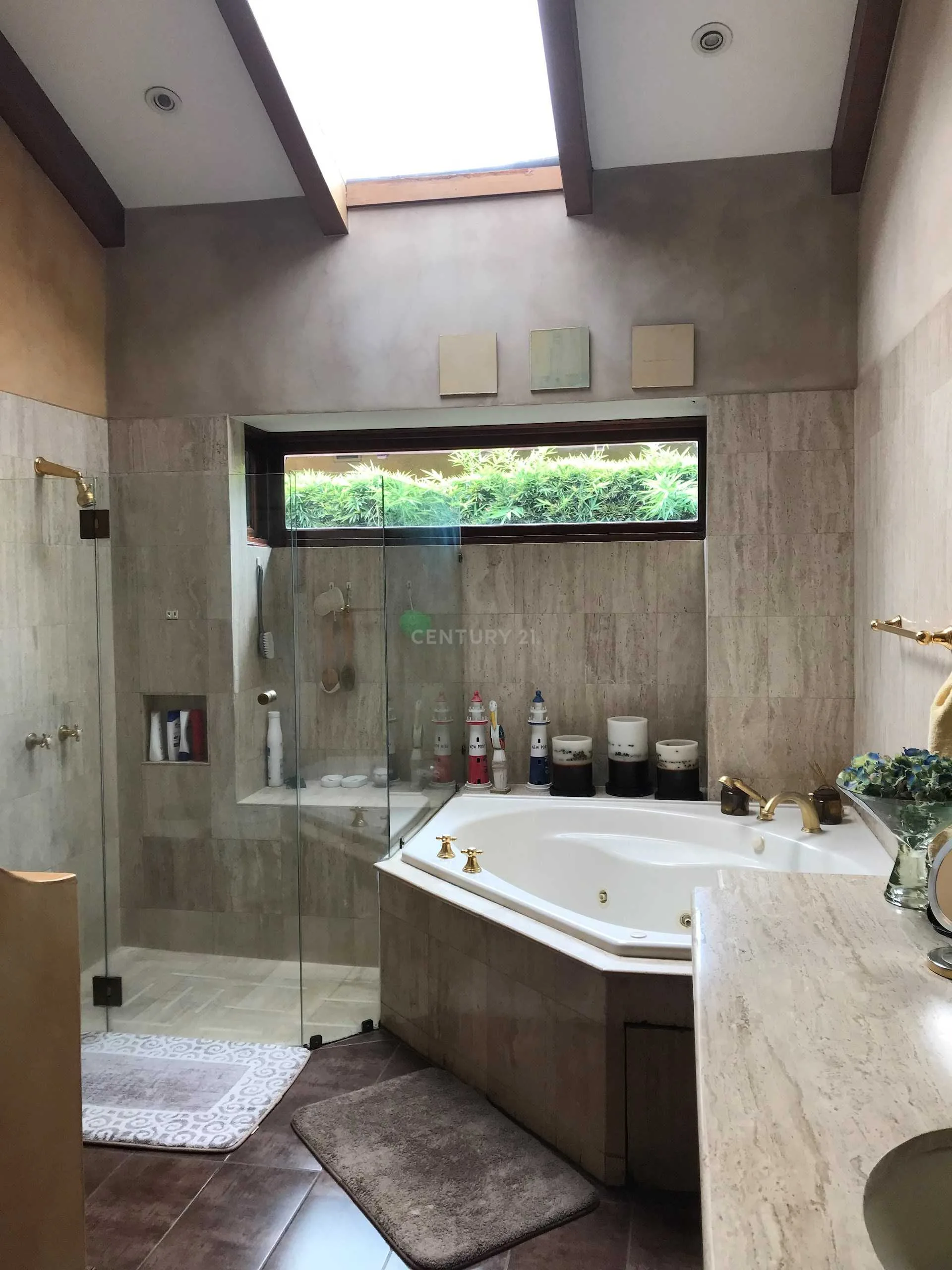 VENTA DE HERMOSA CASA ESTILO RUSTICA EN ZONA DE LINDORA - foto 3