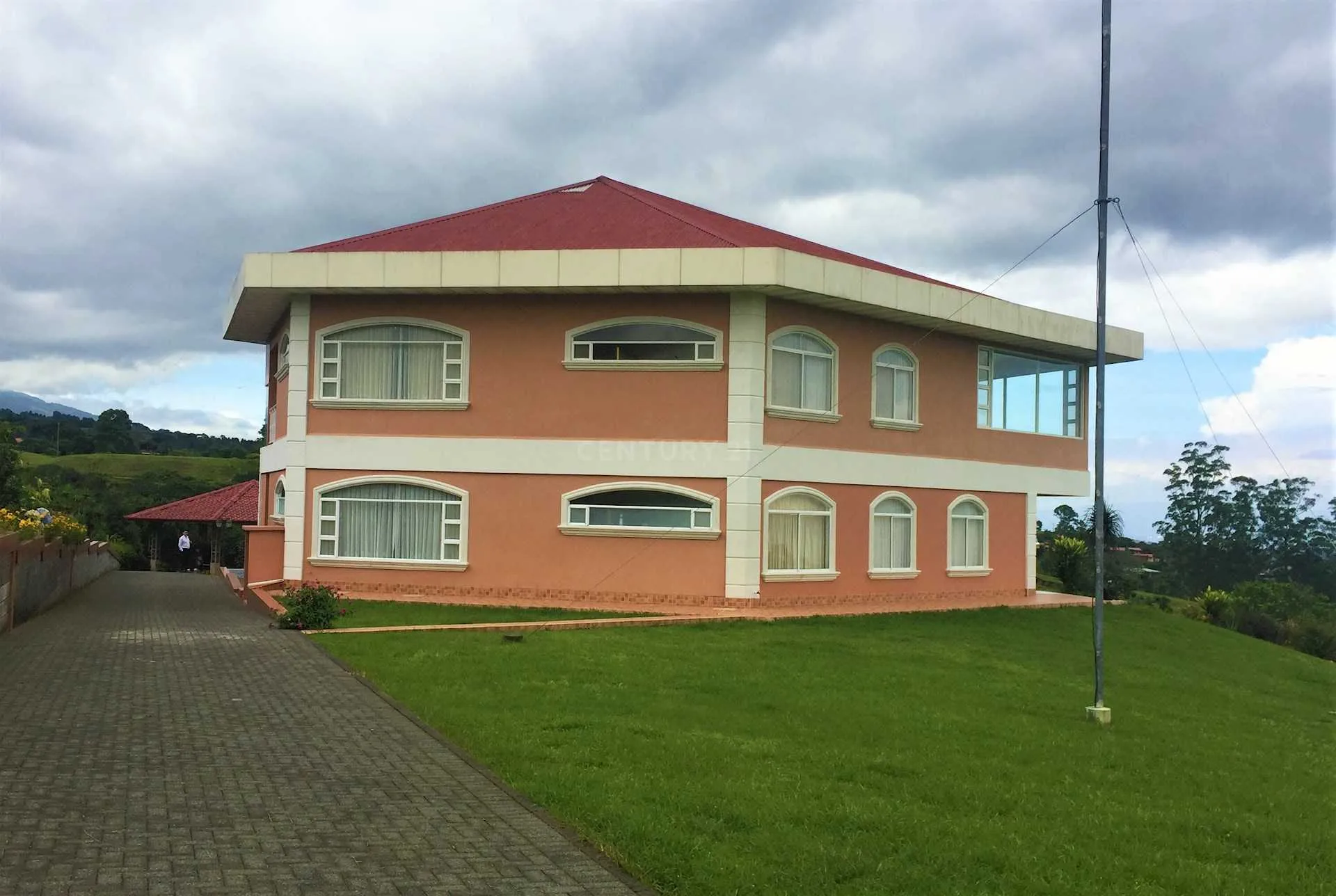 SE VENDE HERMOSA CASA EN GRECIA ALAJUELA CON PRECIO DE OPORTUNIDAD - foto 3