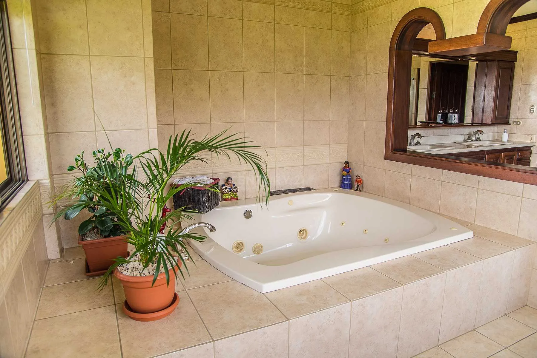 VENTA DE PROPIEDAD UBICADA EN SAN ANTONIO DE ESCAZU - foto 2