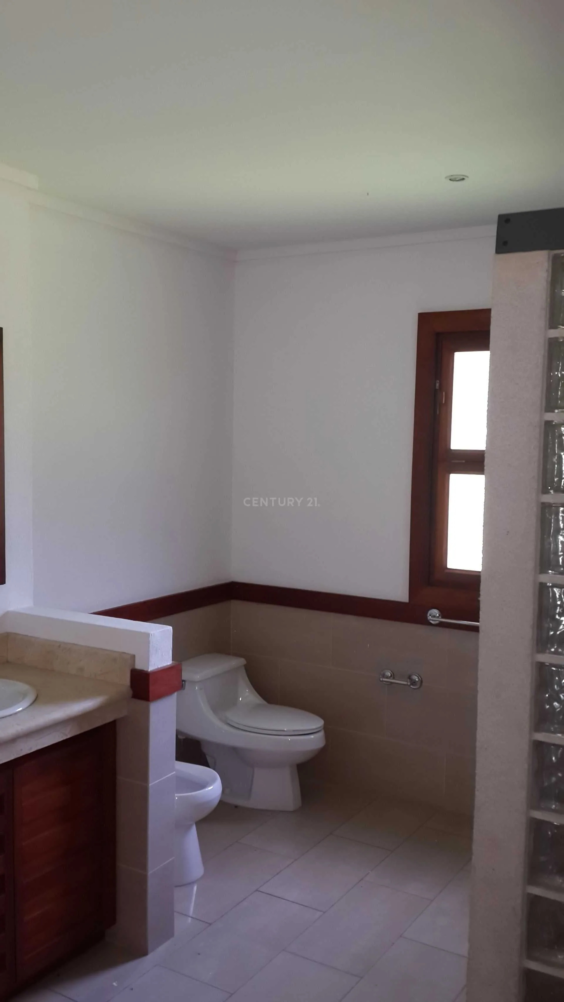 VENTA DE GRANDE Y BELLA CASA TIPO COLONIAL EN SAN JOSE, SAN ANTONIO - foto 3