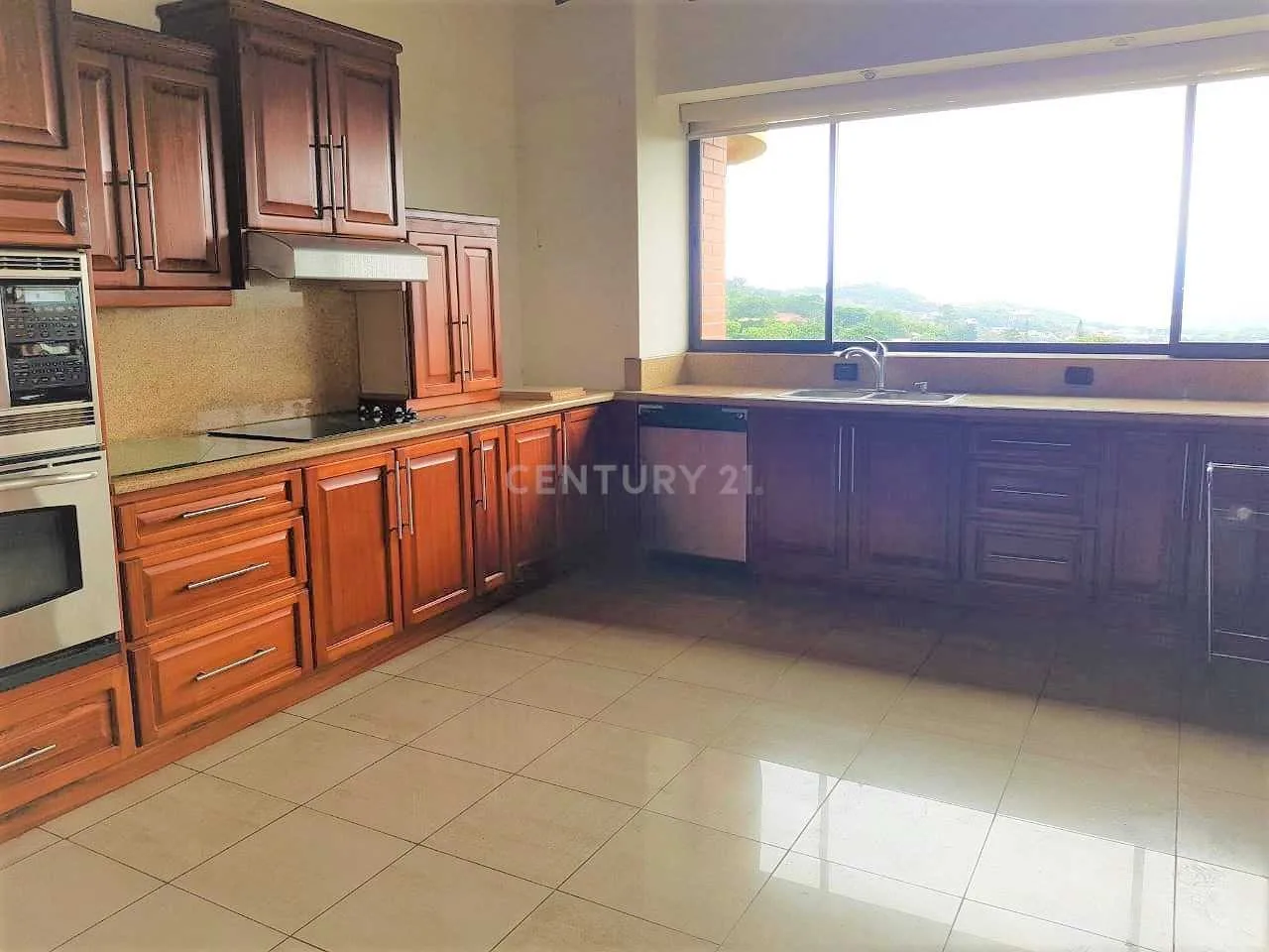VENTA DE BELLO PENTHOUSE EN JABONCILLOS DE ESCAZU - foto 2