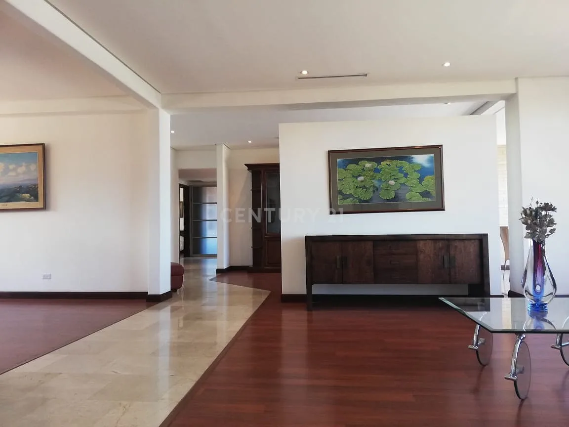 APARTAMENTO EN TORRE VISTAS PANORAMICAS ZONA EXCLUSIVA LAURELES ESCAZU