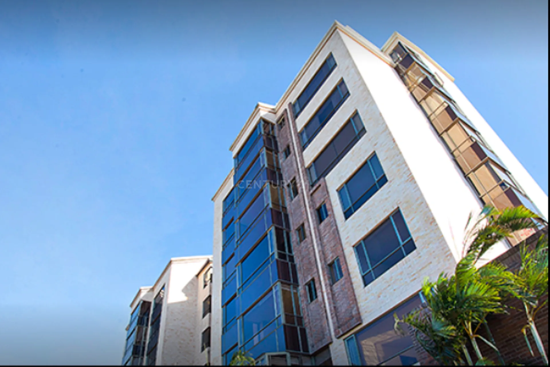 VENTA LUJOSO APARTAMENTO EN TORRE DE 4 DORMITORIOS EN LOS LAURELES ESCAZU