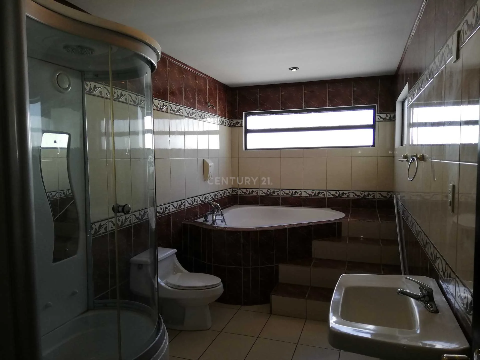 ESPECTACULAR CASA AMPLIA CON ACABADOS DE LUJO EN SANTA ANA POZOS - foto 4