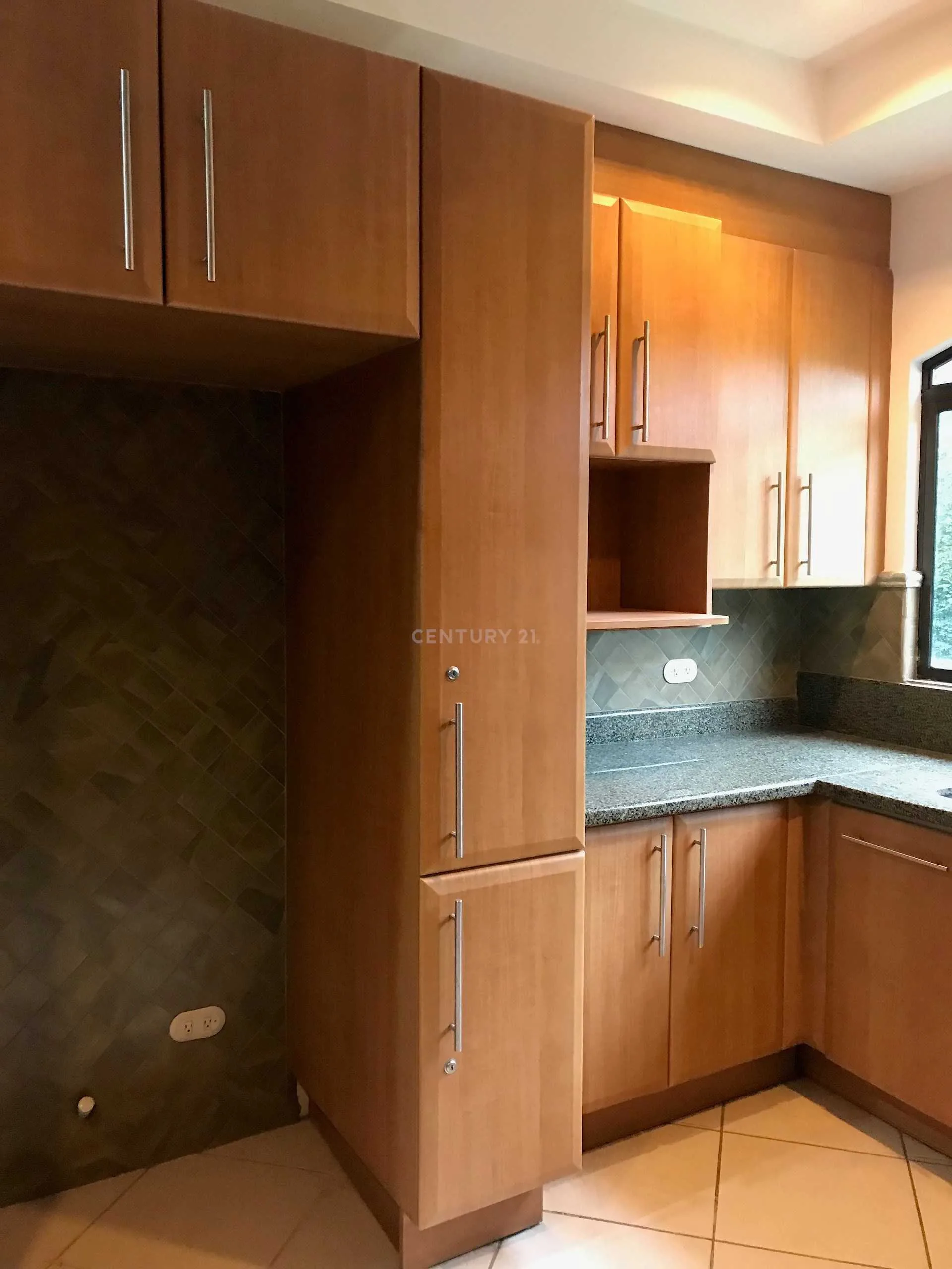 VENTA DE CASA ESTILO COLONIAL EN SANTA ANA - foto 2