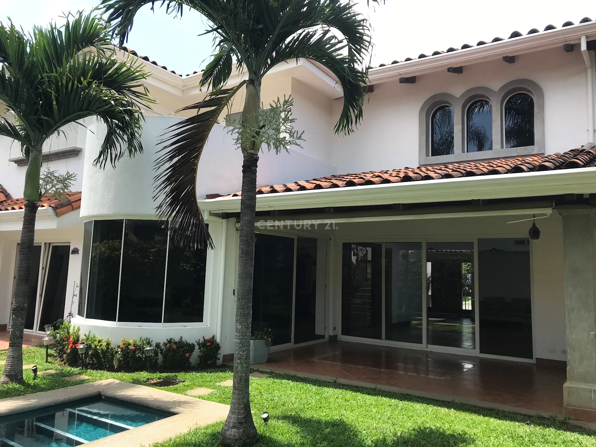 VENTA DE CASA SOÑADA Y EXCLUSIVA EN LINDORA