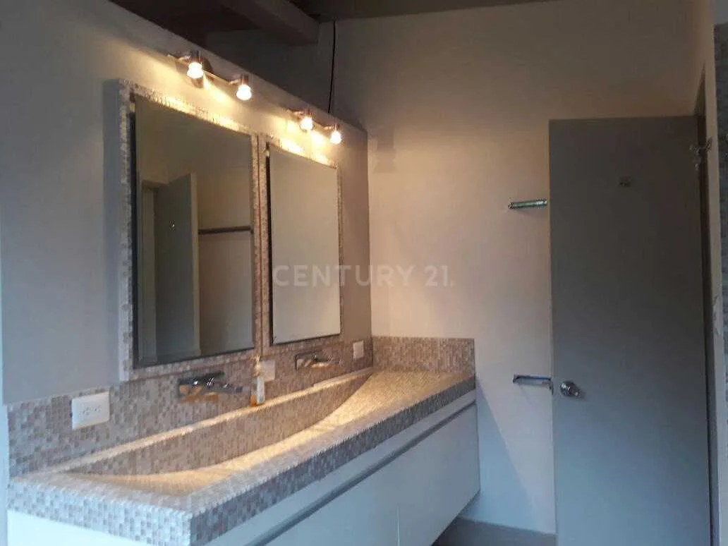 Se vende espaciosa y moderna casa, Los Laureles Escazu, $595,000 - foto 5