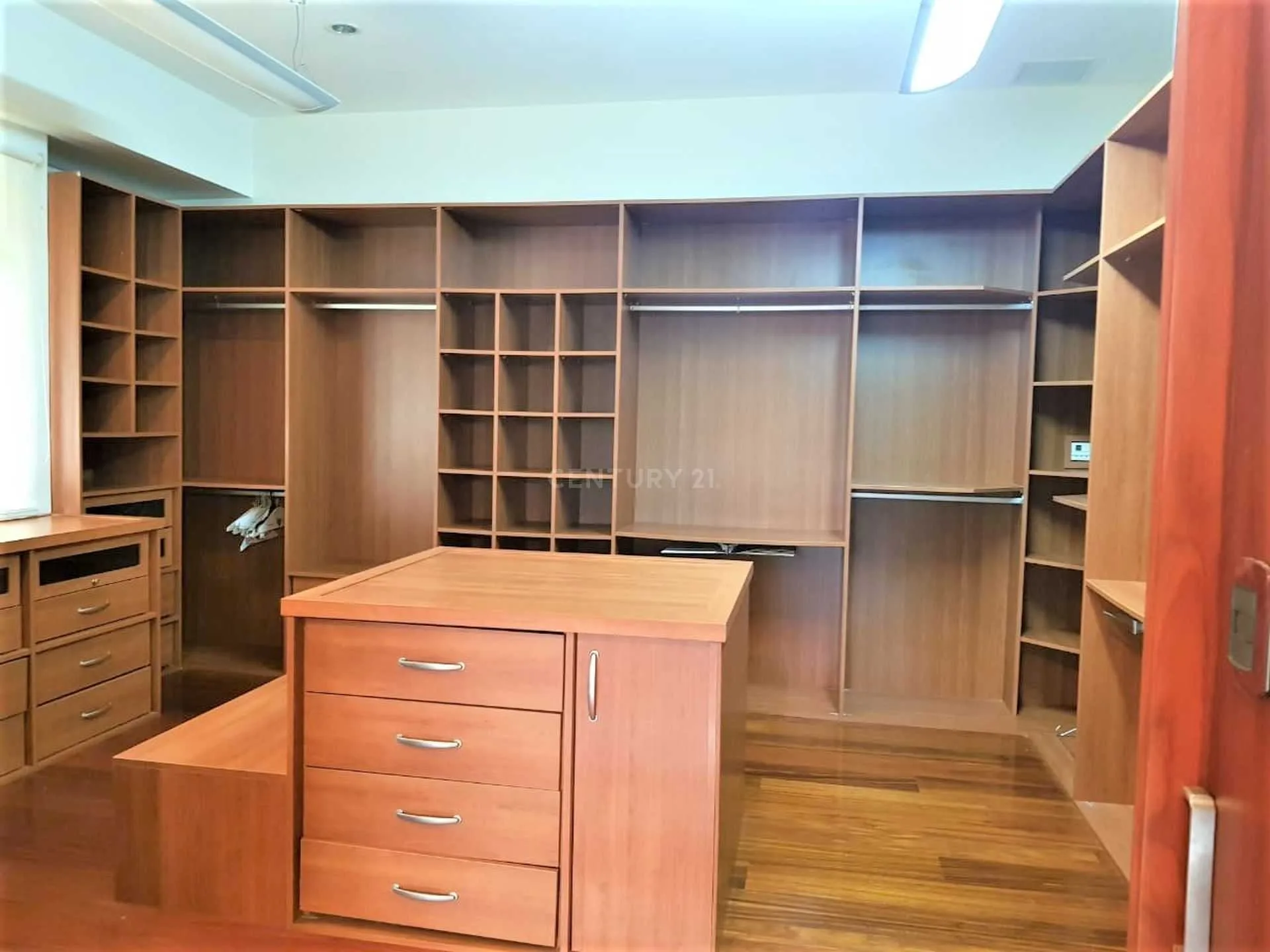 VENTA DE LUJOSO PENTHOUSE EN JABONCILLOS DE ESCAZU - foto 2