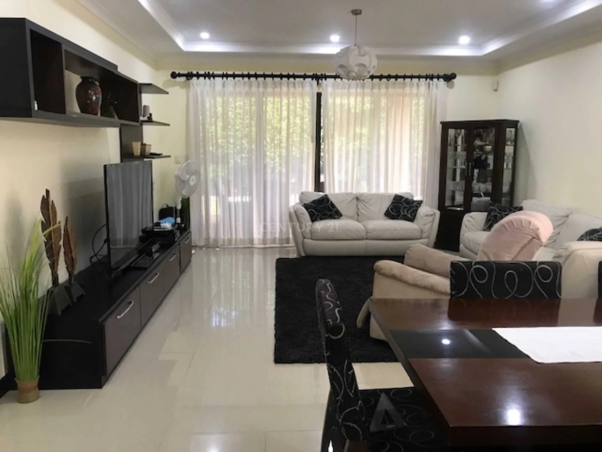 VENTA DE BELLA CASA DE 4 DORMITORIOS EN CONDOMNIO DE LUJO EN SANTA ANA POZOS - foto 3