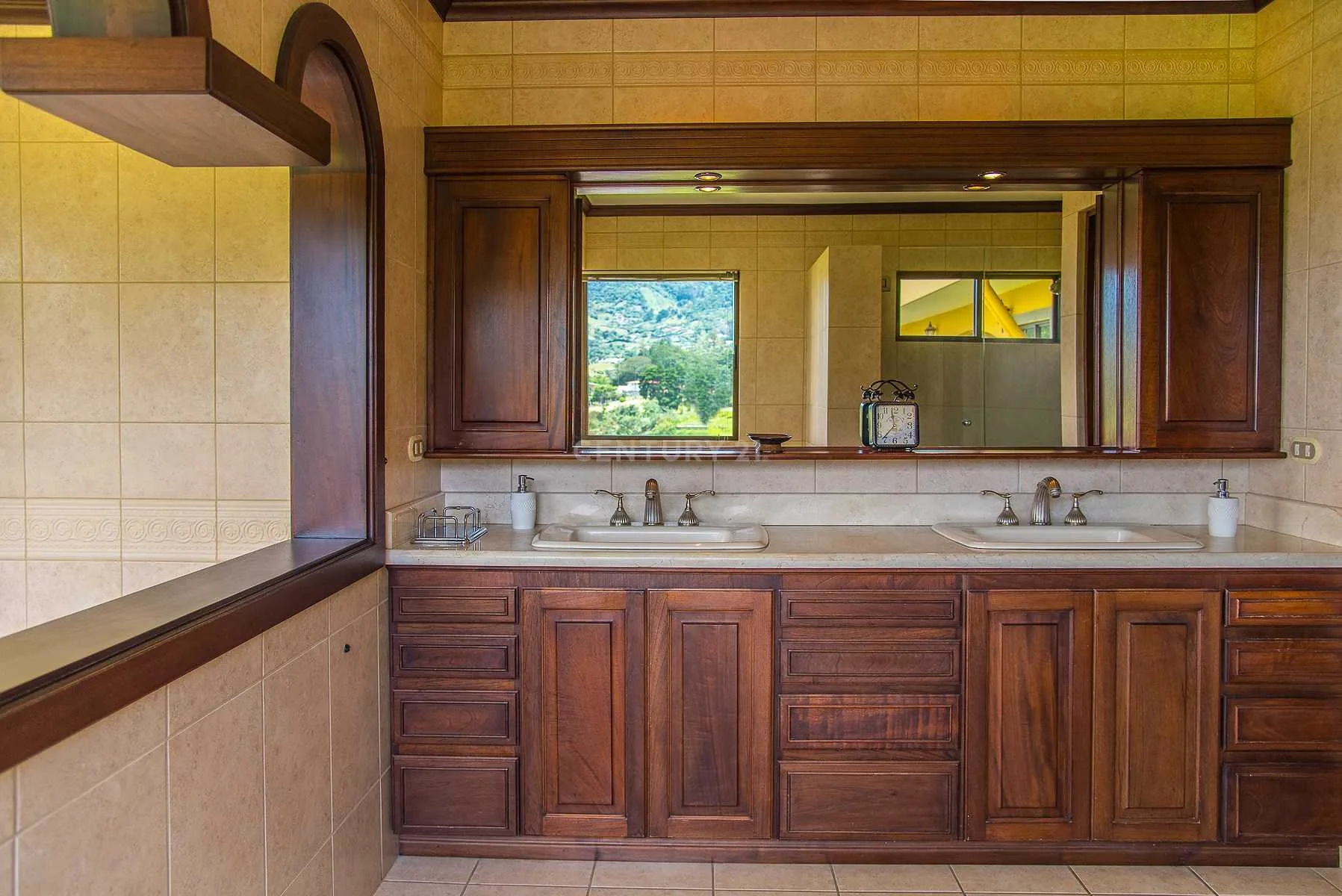 VENTA DE PROPIEDAD UBICADA EN SAN ANTONIO DE ESCAZU - foto 4