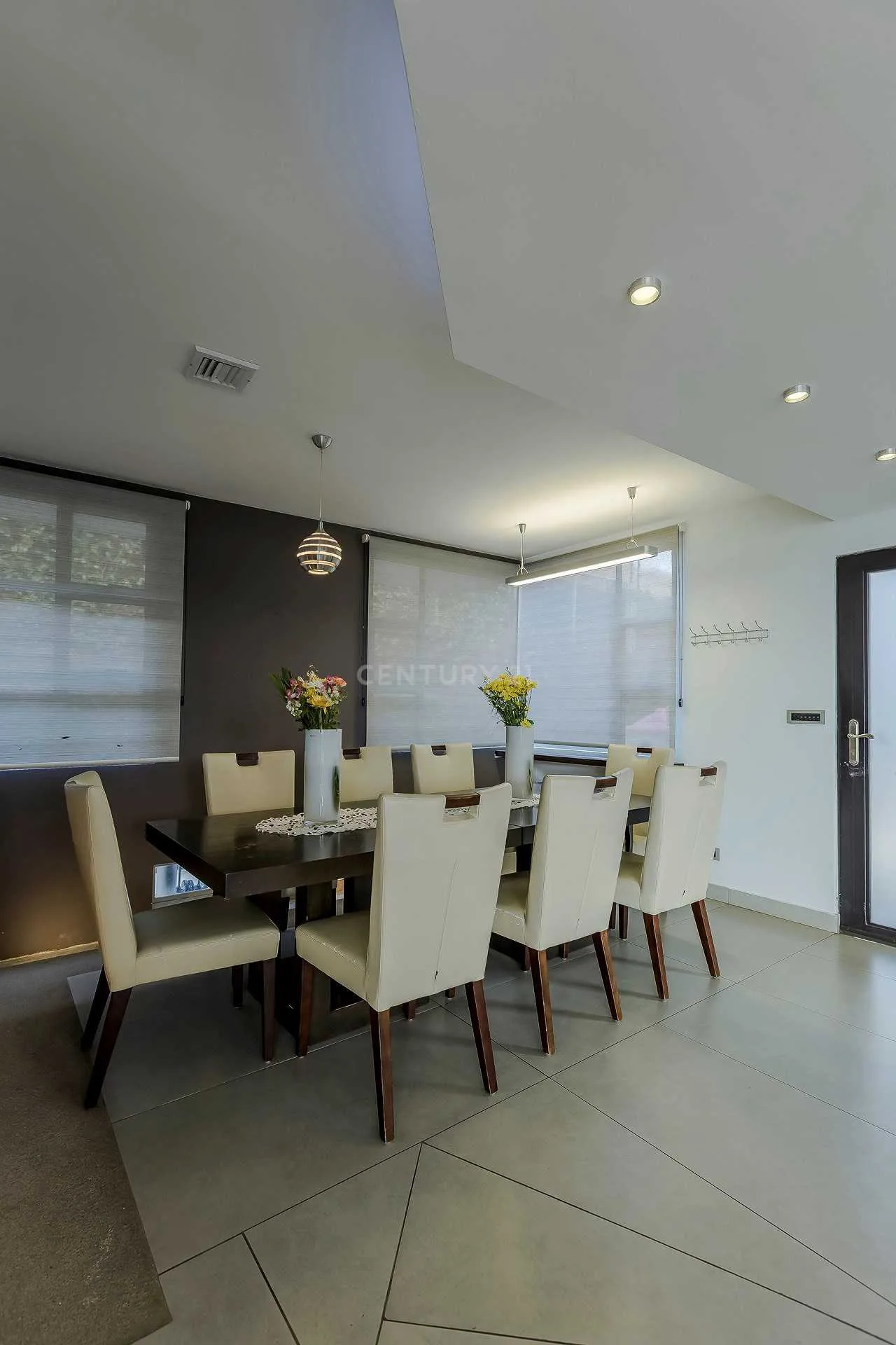 VENTA DE LUJOSA CASA EN LOMA REAL GUACHIPELIN ESCAZU CON PRECIO DE OPORTUNIDAD $620.00 - foto 5