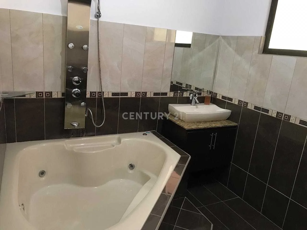 VENTA DE ESPECTACULAR CASA DE MONTAÑA - foto 5