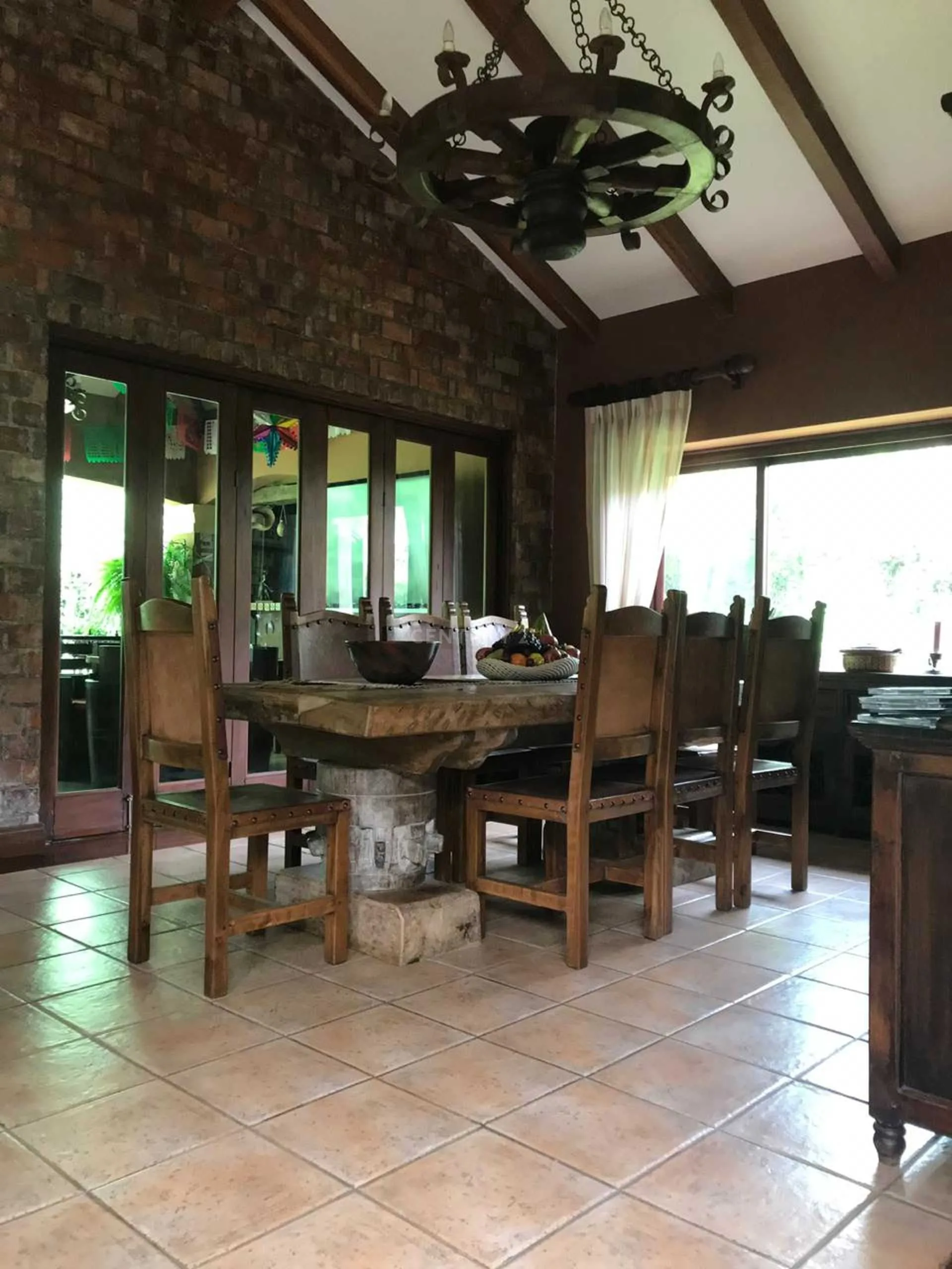 VENTA DE HERMOSA CASA ESTILO RUSTICA EN ZONA DE LINDORA - foto 2
