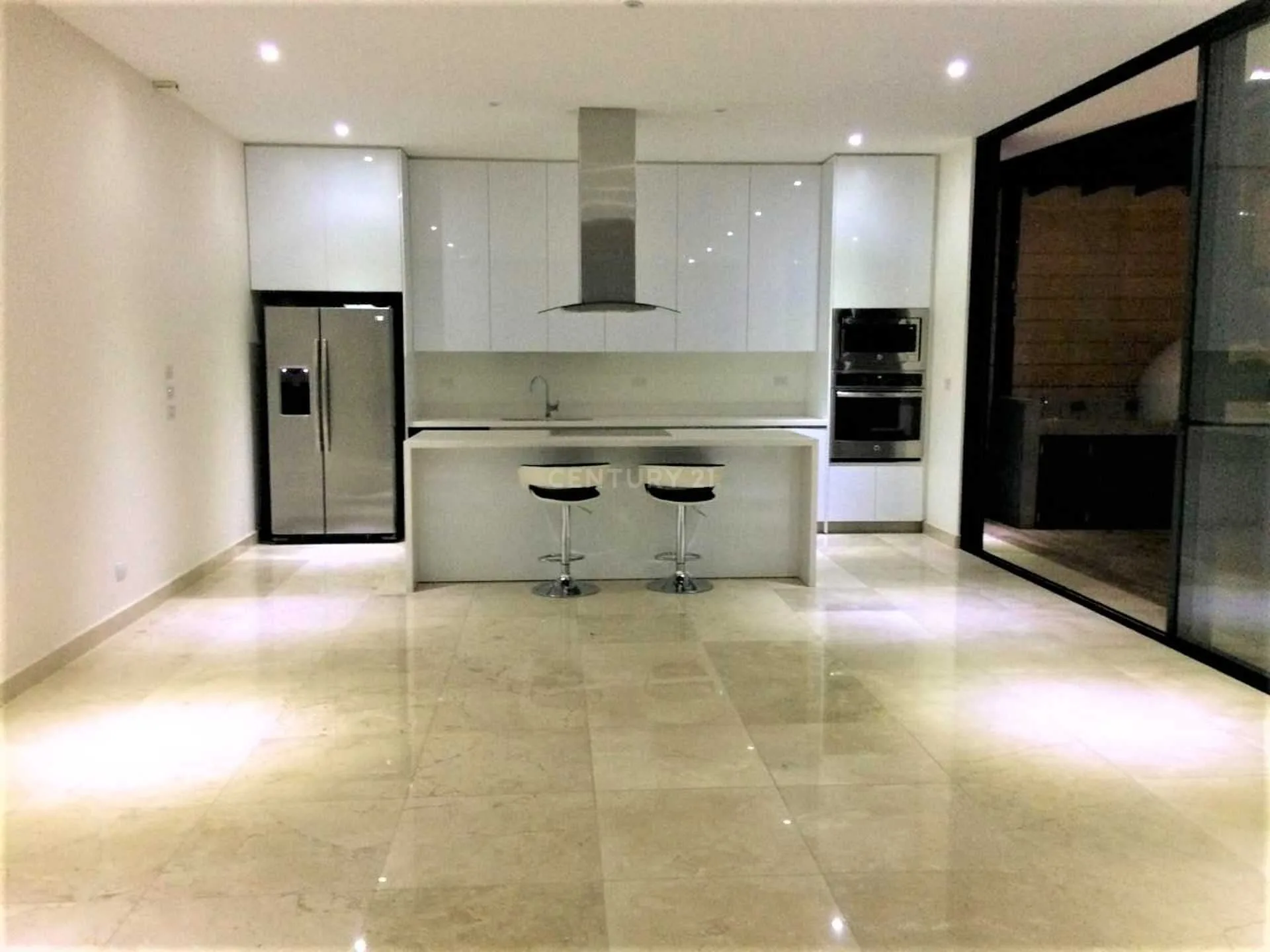 VENTA DE CASA MODERNA EN LINDORA NEGOCIABLE - foto 4