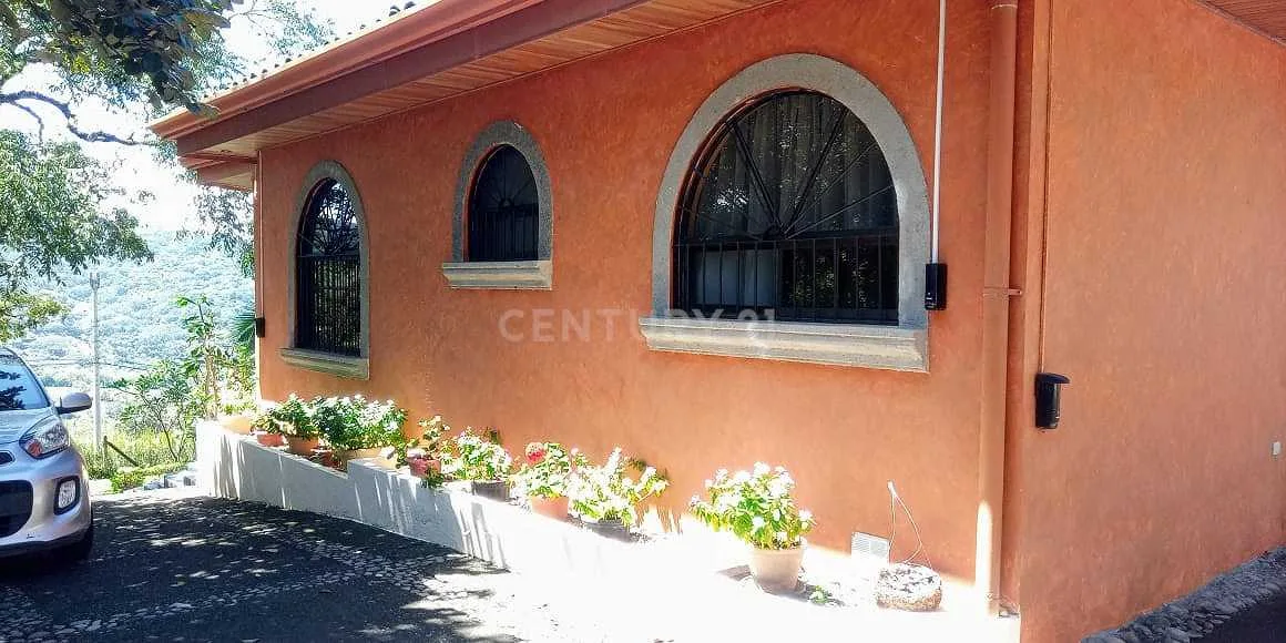 SE VENDE CASA EN LUJOSO RESIDENCIAL EN LA GUACIMA, ALAJUELA 250 m2 de CONST. LOTE 5,000 m - foto 6