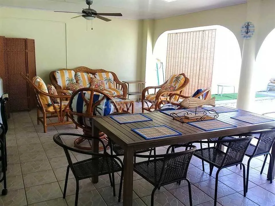 VENTA O ALQUILER DE CASA AMUEBLADA DE 6 DORMITORIOS EN JACO CENTRO, NEGOCIABLE - foto 6