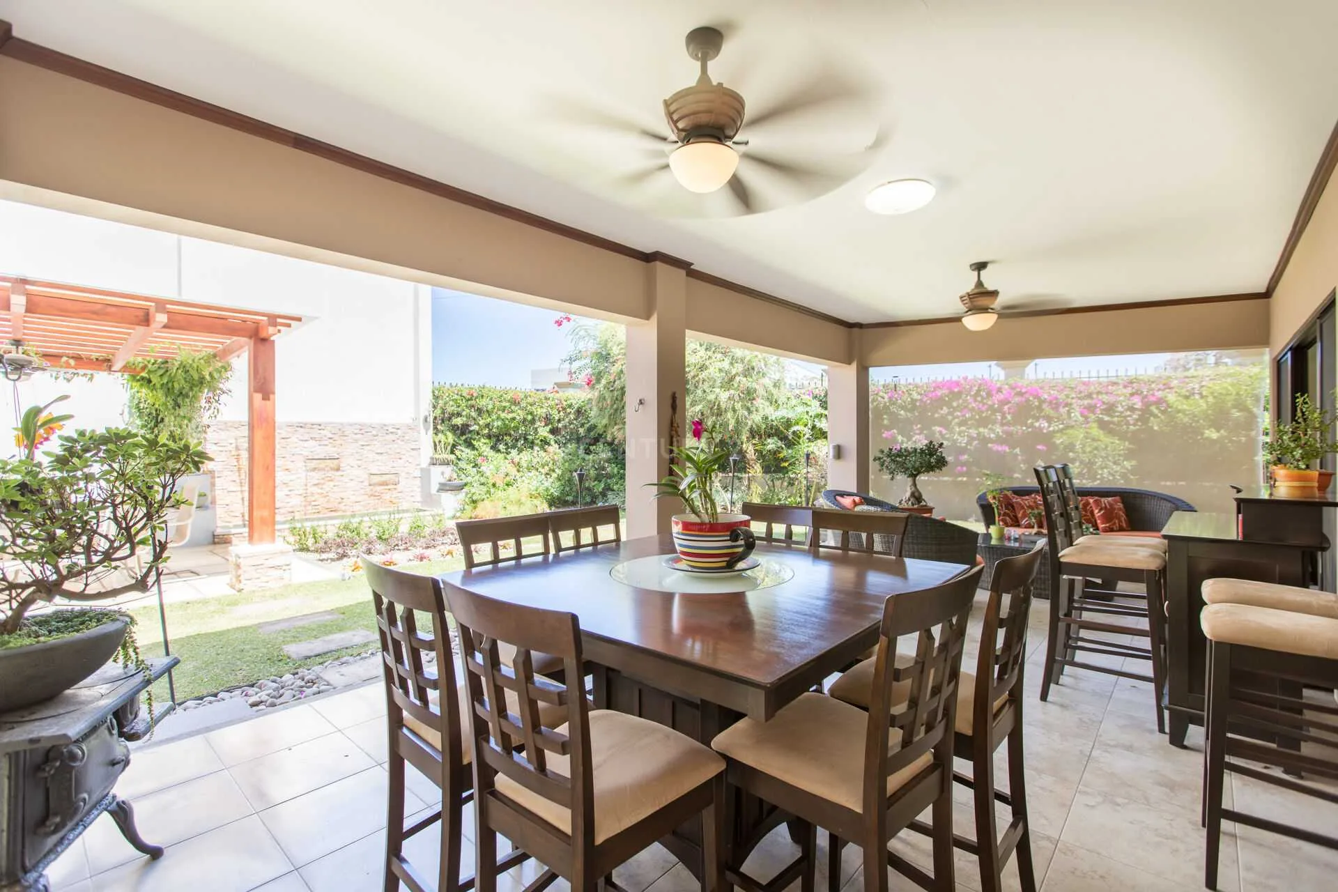Venta de Lujosa casa en zona de Lindora detalles de lujo Condominio Exclusivo - foto 2