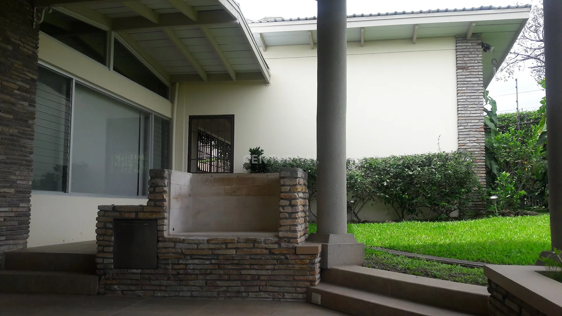 Se vende espaciosa y moderna casa, Los Laureles Escazu, $595,000