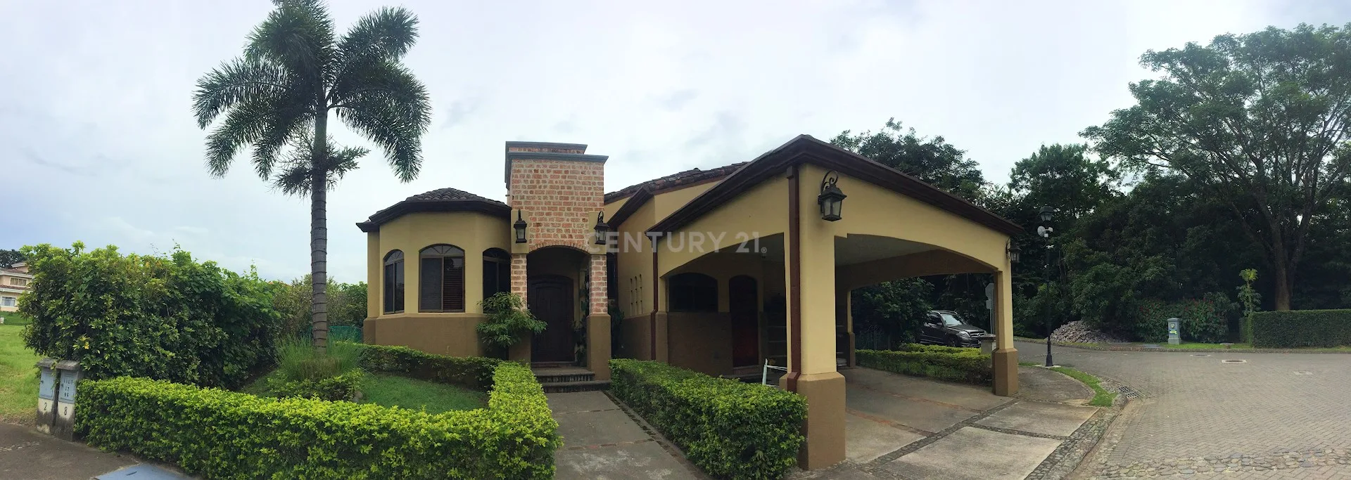 VENTA DE BELLA CASA EN BRASIL DE MORA SANTA ANA