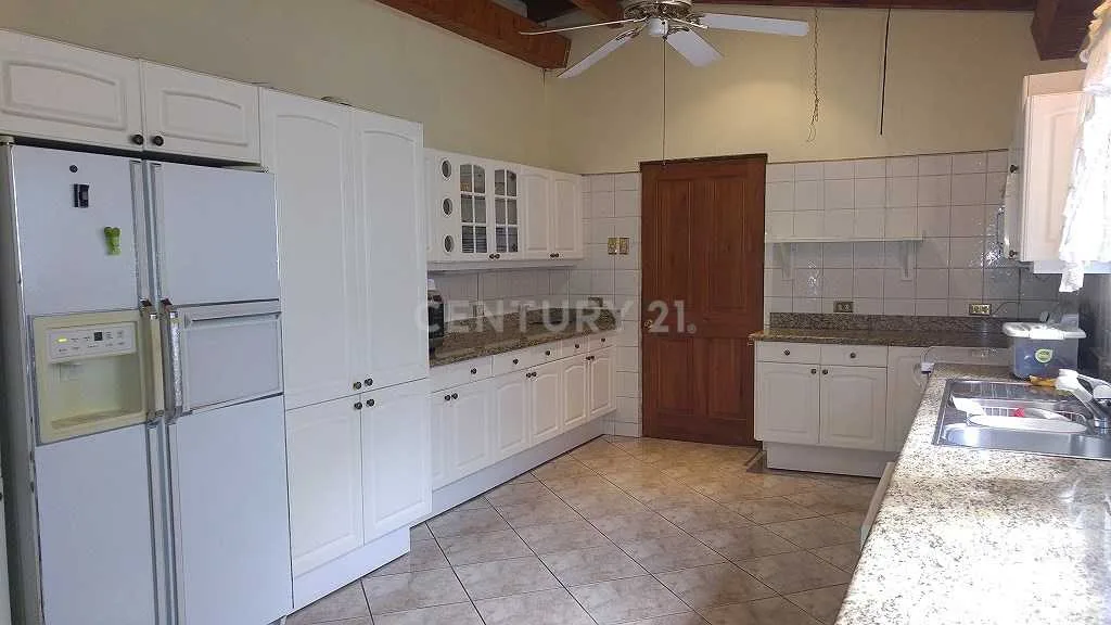 VENTA ¡DE OPORTUNIDAD! CASA INDEPENDIENTE EN ESCAZÚ - foto 5