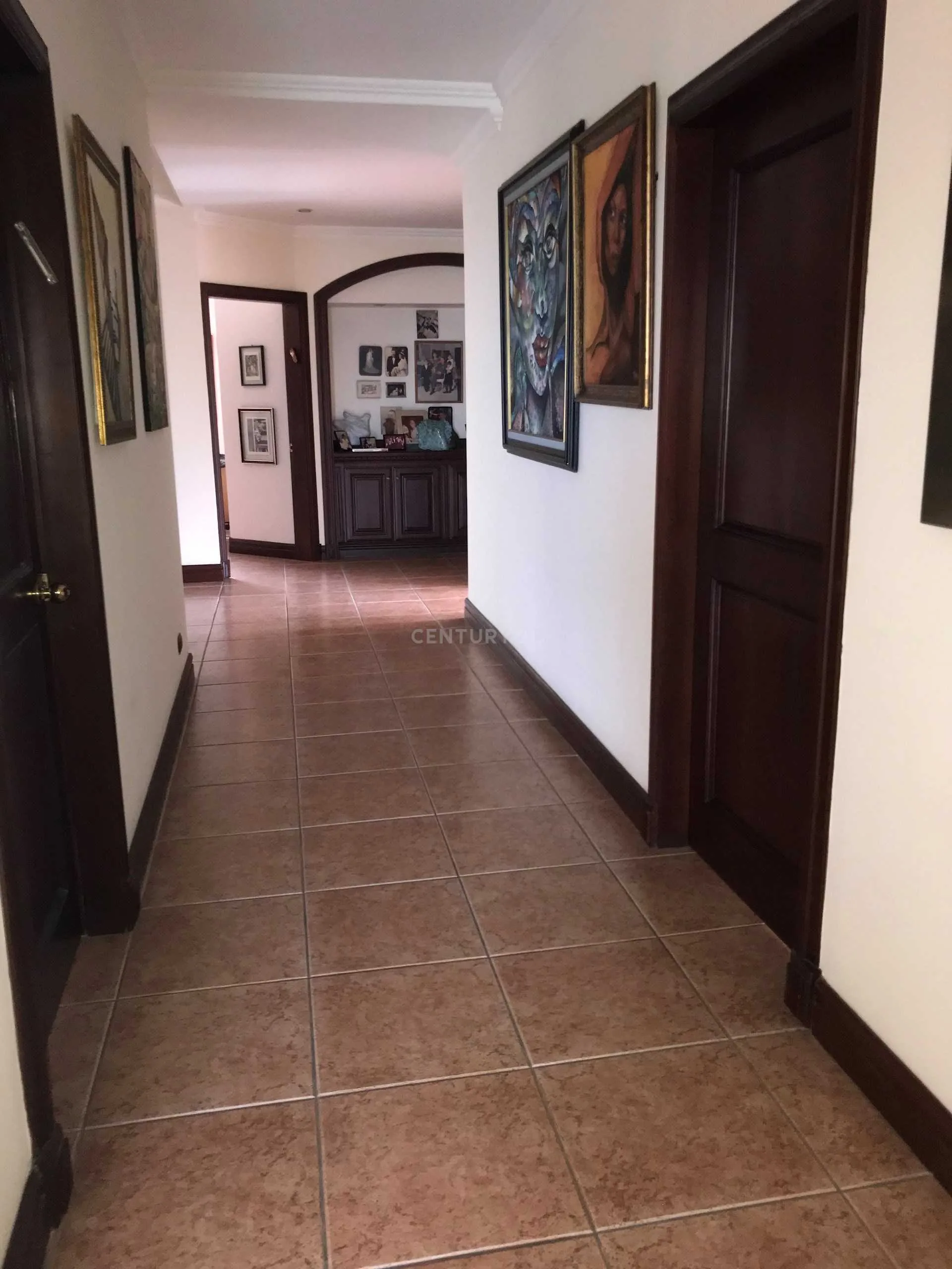 VENTA DE APARTAMENTO EN EXCLUSIVO CONDOMINIO EN ESCAZU - foto 6