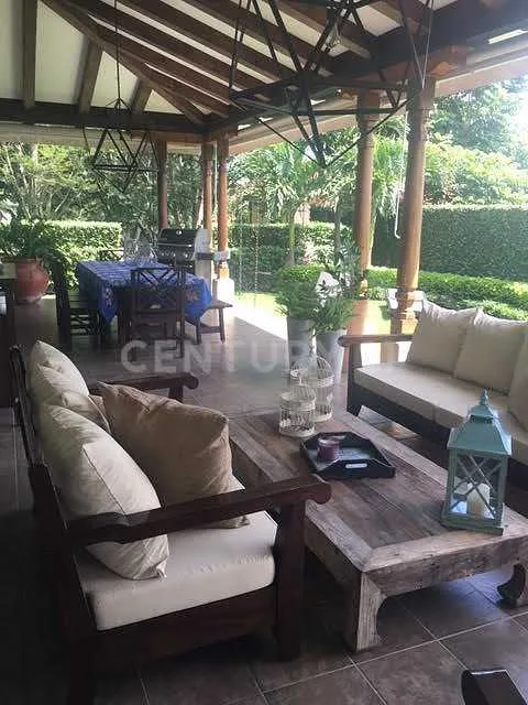 Venta de preciosa casa en Piedades de Santa Ana - foto 5