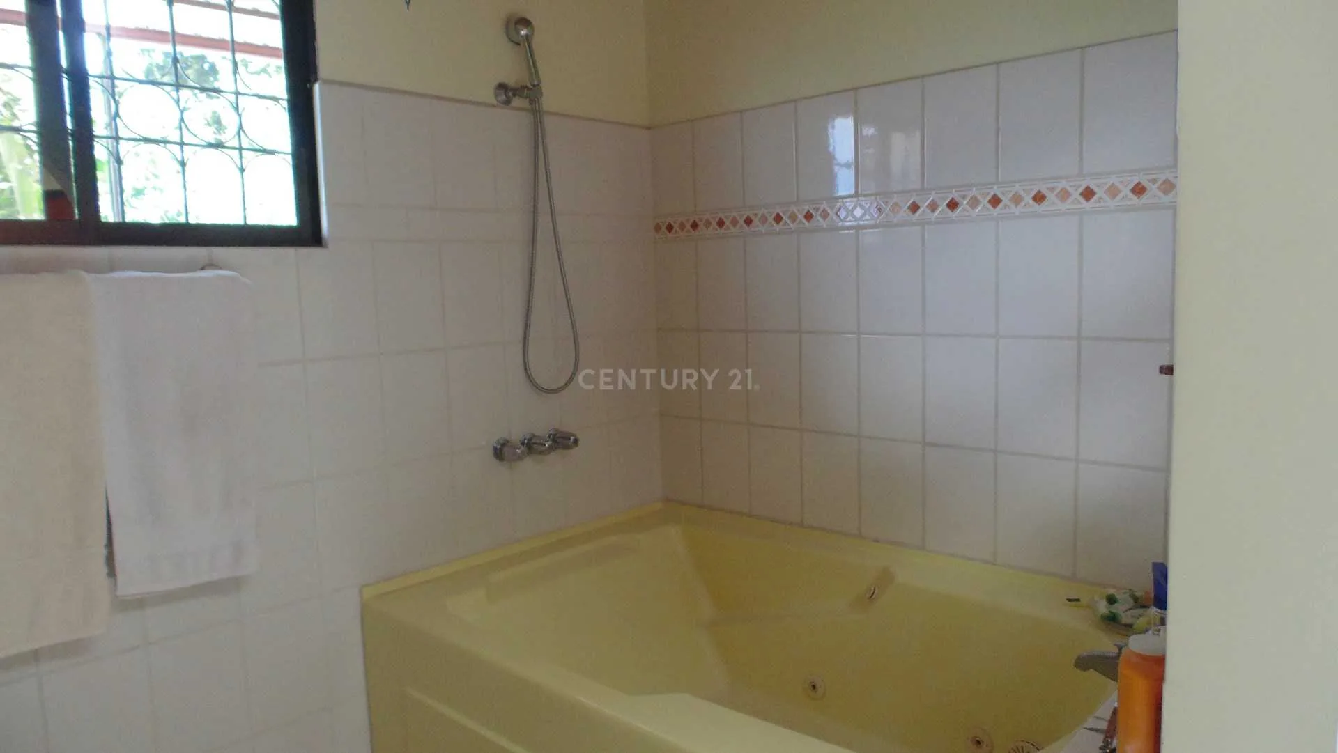 Venta de casa amplia estilo colonial , San Antonio Escazú, $775,000 - foto 3