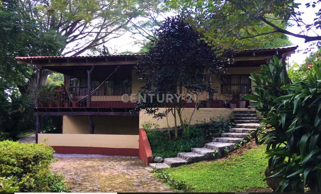 VENTA DE QUINTA EN LOS LAGOS DEL COYOL, PRECIO NEGOCIABLE