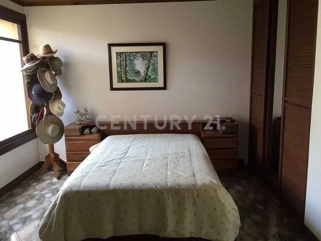 Venta de Hermosa Casa en Alajauela Desamparados - foto 4
