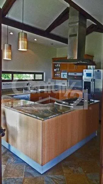 Venta de Hermosa Casa en Condominio en San José Pozos - foto 4
