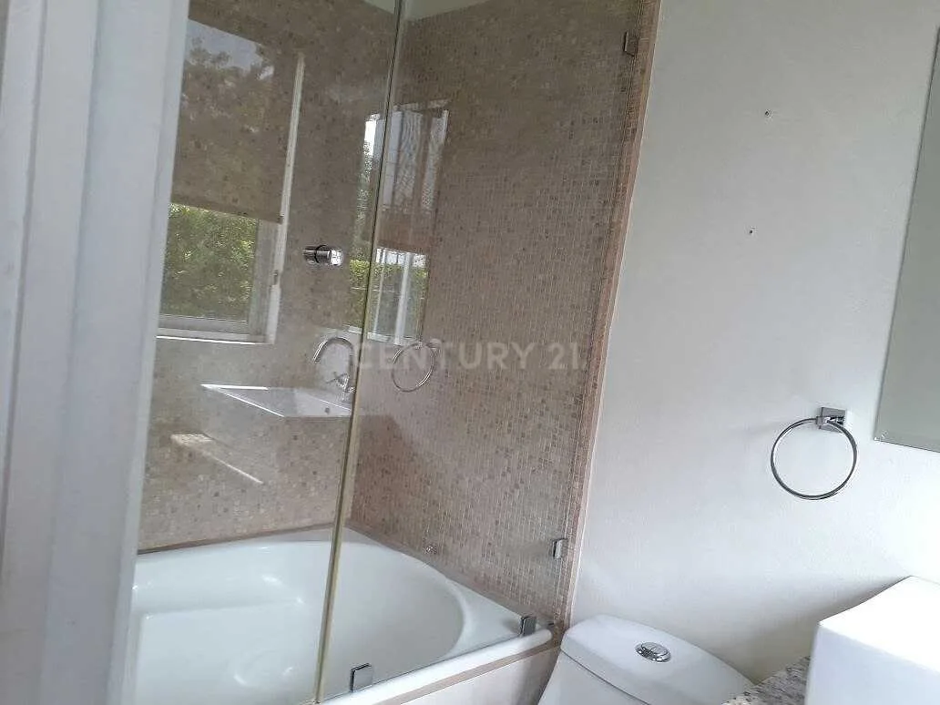 Se vende espaciosa y moderna casa, Los Laureles Escazu, $595,000 - foto 2