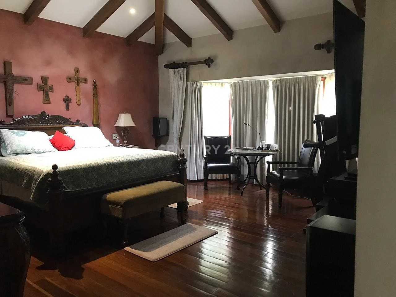 VENTA DE HERMOSA CASA ESTILO RUSTICA EN ZONA DE LINDORA - foto 2