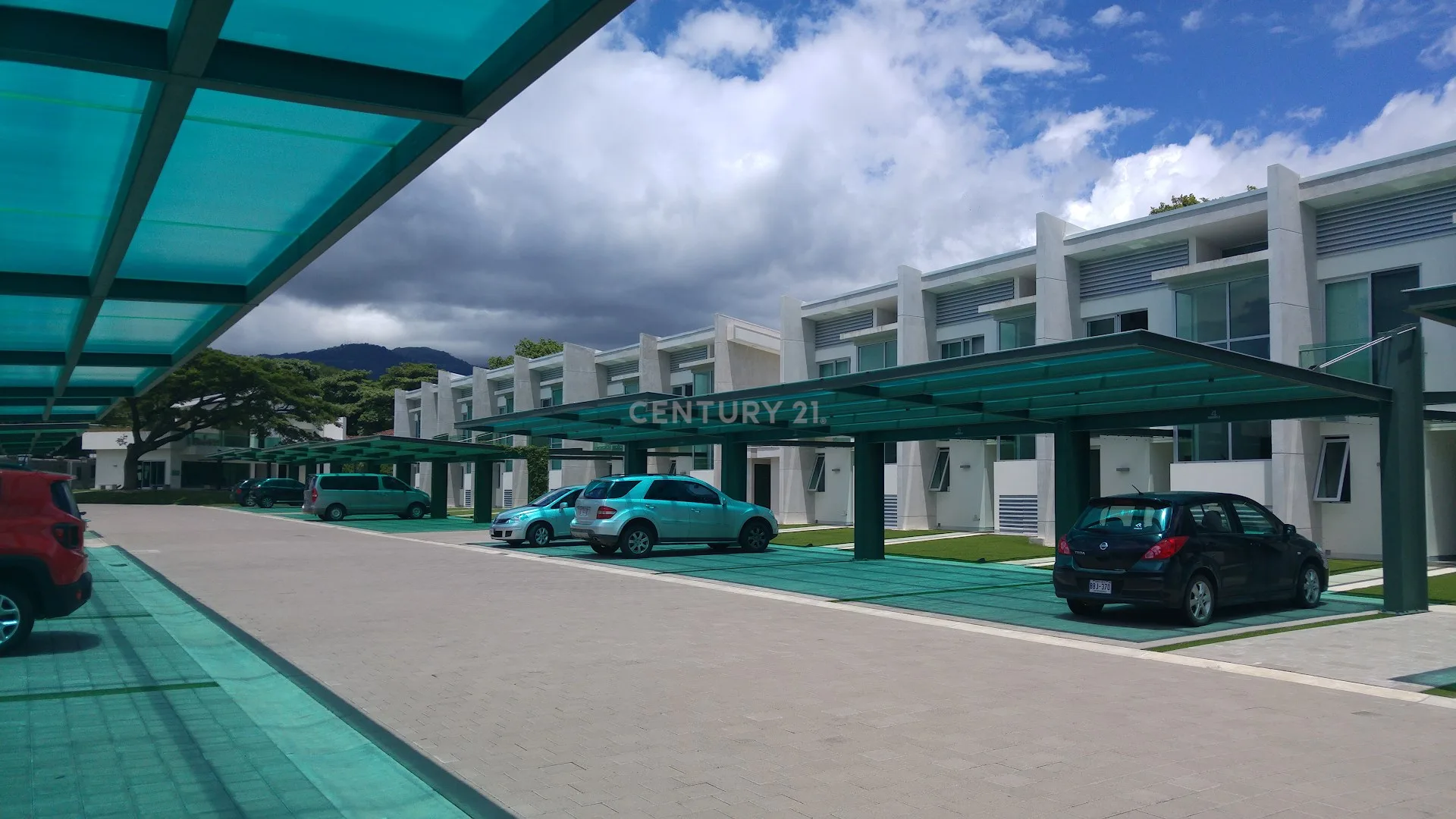 CASA TIPO LOFT DE LUJO EN SANTA ANA LINDORA