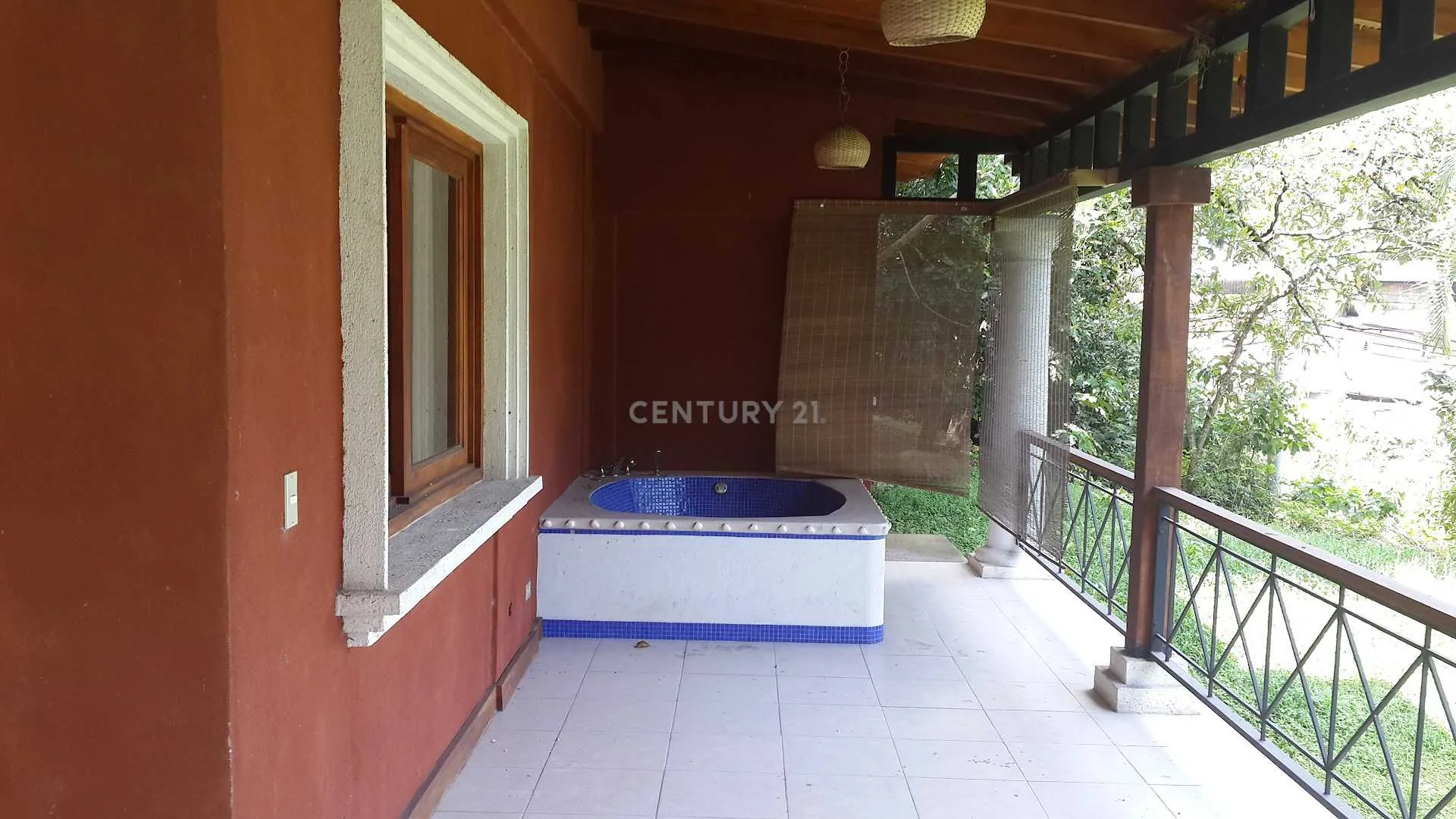 VENTA DE GRANDE Y BELLA CASA TIPO COLONIAL - foto 3
