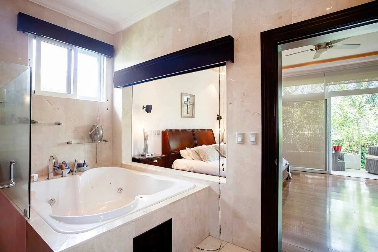 VENTA DE LUJOSA CASA EN CONDOMINIO UBICADO EN SANTA ANA - foto 6