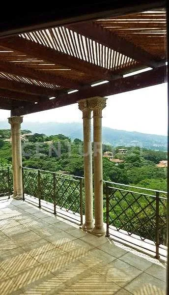 Venta de Hermosa Casa en Condominio en San José Pozos - foto 2