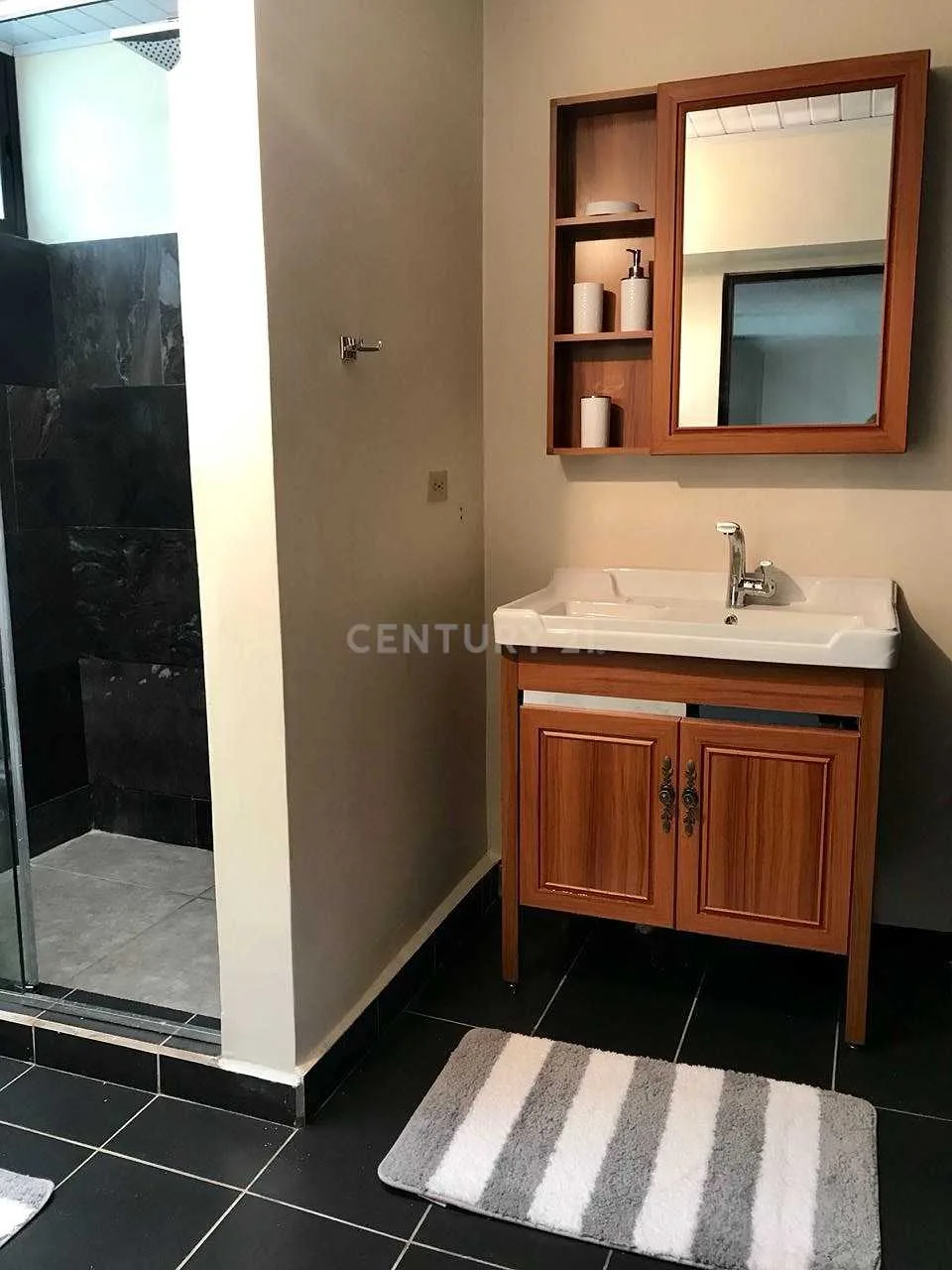 VENTA DE COMPLEJO DE APARTAMENTOS PARA INVERSIONISTAS - foto 3