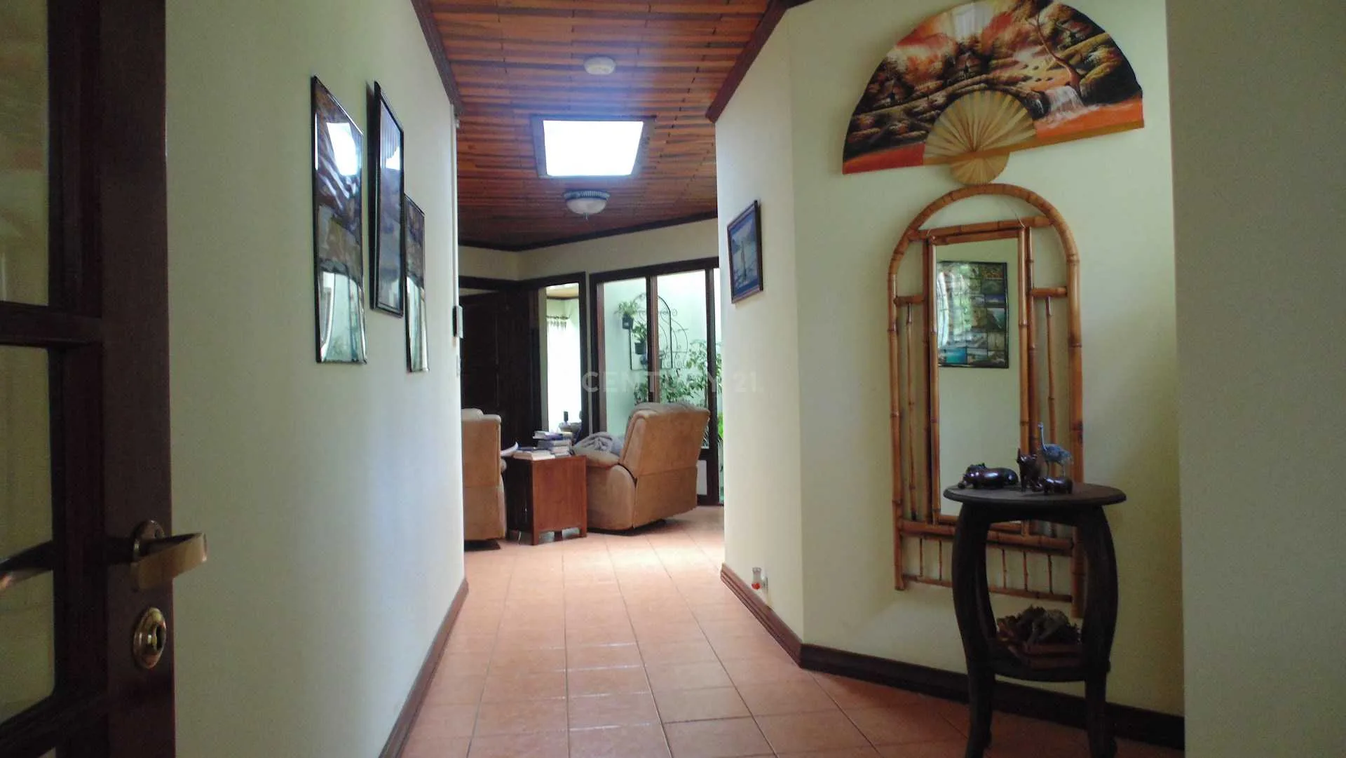 Venta de casa amplia estilo colonial , San Antonio Escazú, $775,000 - foto 4