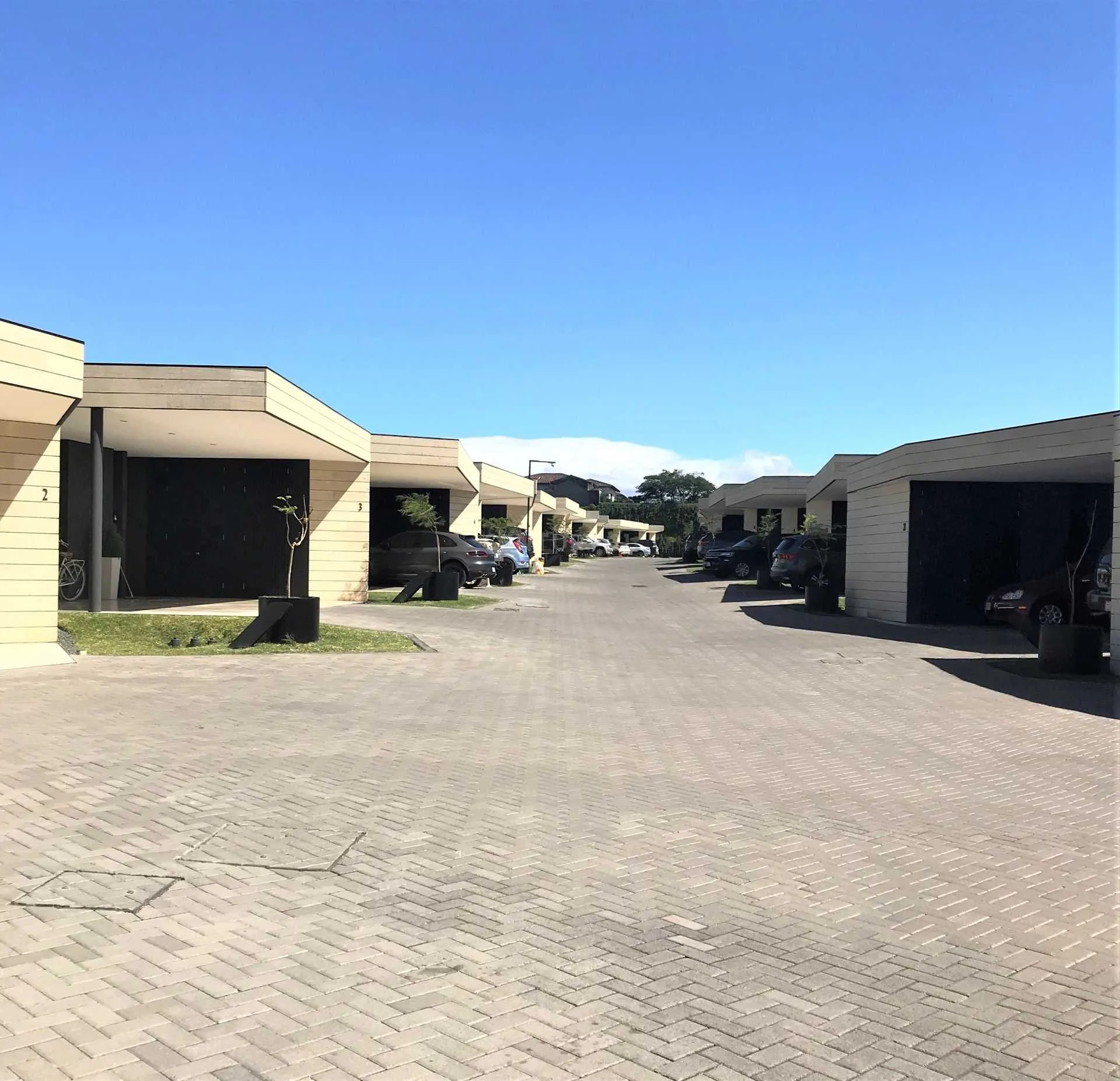 VENTA DE CASA MODERNA EN LINDORA NEGOCIABLE - foto 5