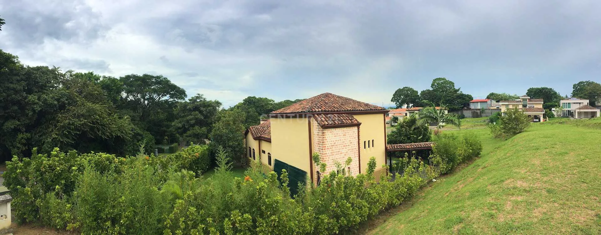 VENTA DE BELLA CASA EN BRASIL DE MORA SANTA ANA - foto 5