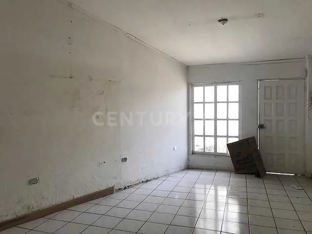 VENTA DE CASA PARA RE MODELAR CON AMPLIO TERRENO USO DE SUELO MIXTO EN GUACHIPELIN ESCAZÚ - foto 6